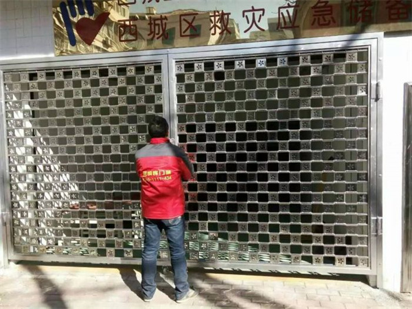 电动卷帘门安装